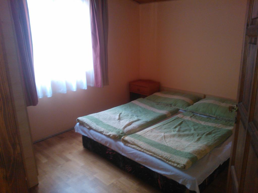 Mediterran Apartmanhaz Szántód Buitenkant foto