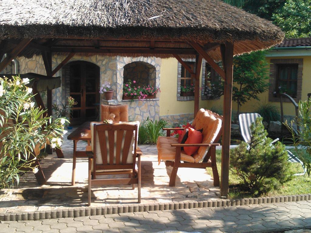 Mediterran Apartmanhaz Szántód Buitenkant foto