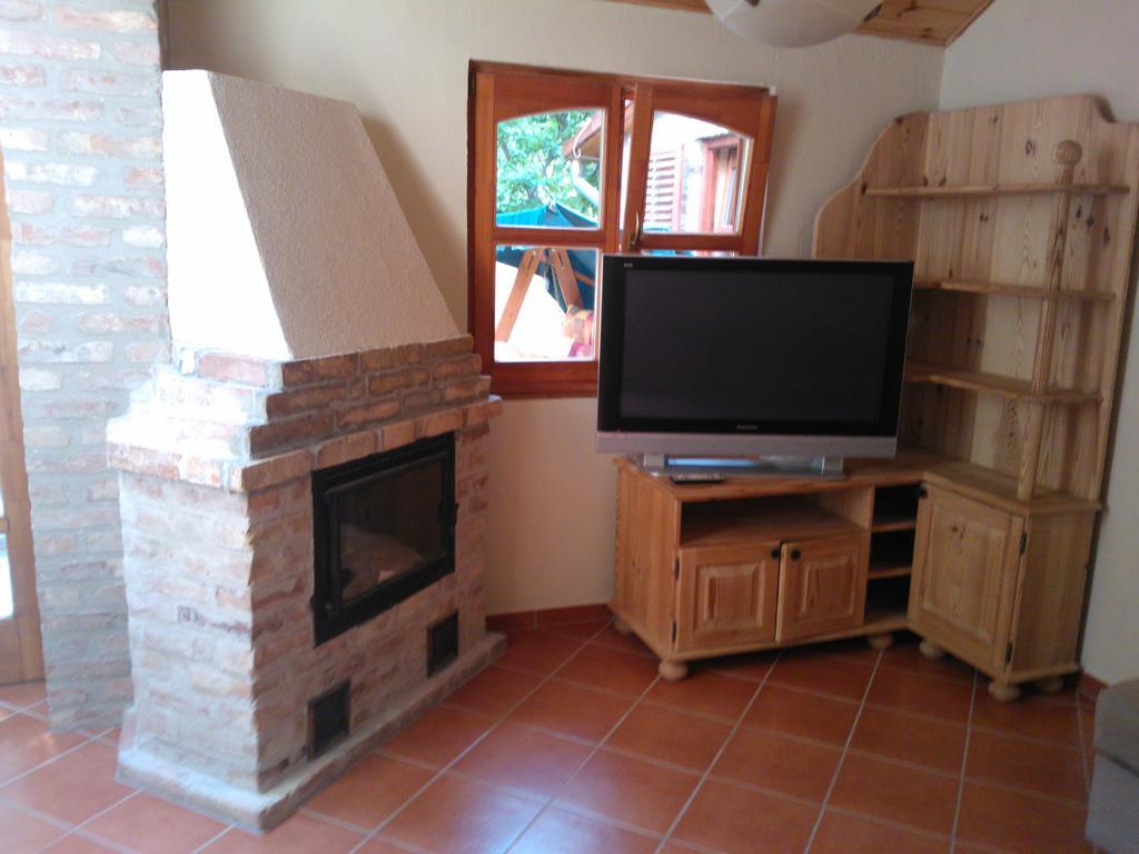 Mediterran Apartmanhaz Szántód Buitenkant foto