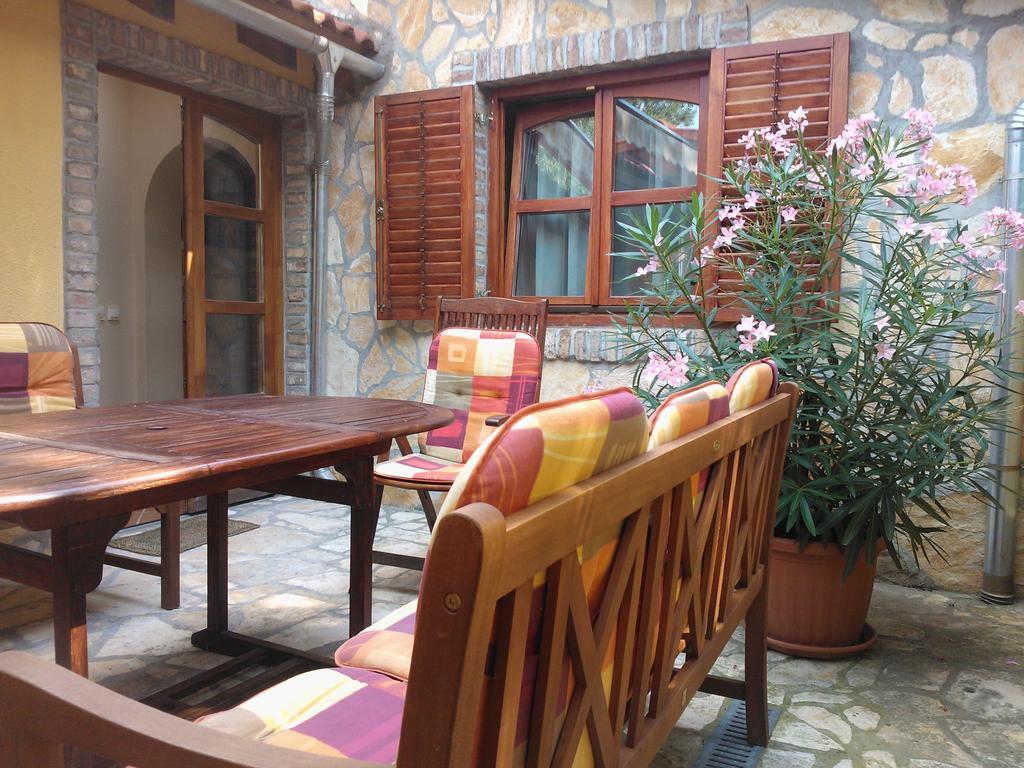 Mediterran Apartmanhaz Szántód Buitenkant foto