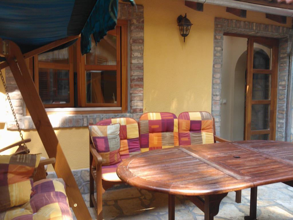 Mediterran Apartmanhaz Szántód Buitenkant foto